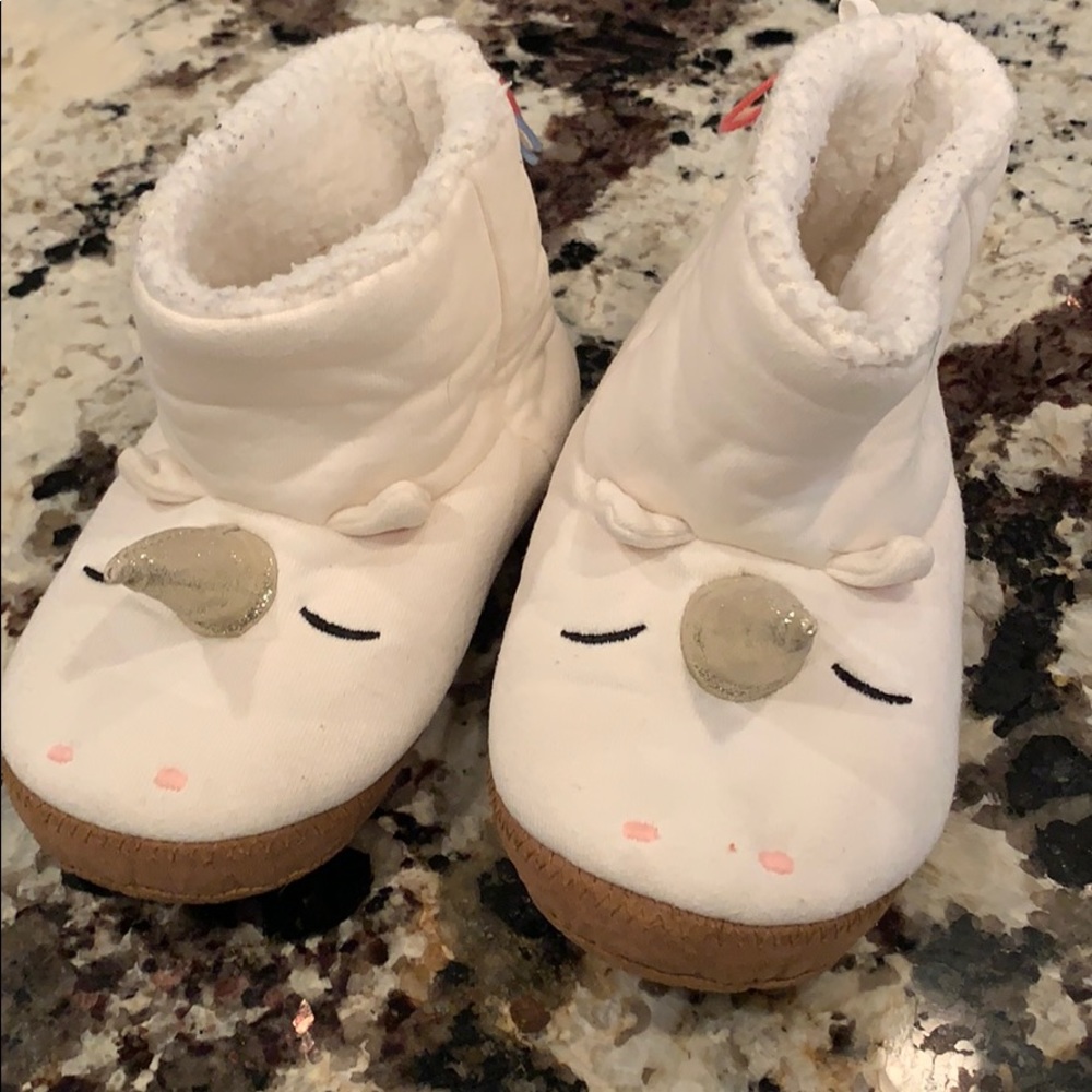 Girls unicorn slippers. Size 1/2. GAP